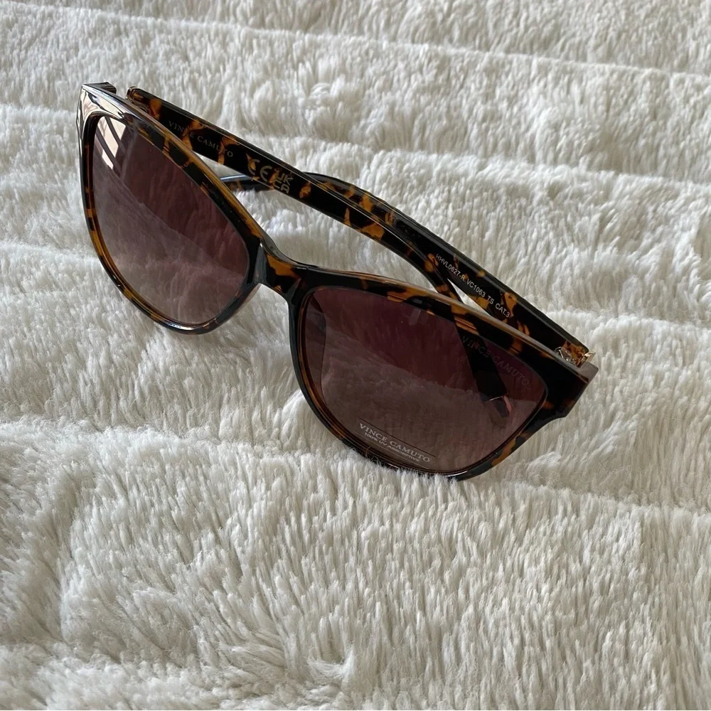 Vince Camuto Leopard Cat Eye Sunglasses New